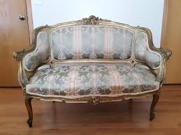 Some popular furniture items sold on Facebook Marketplace | believersfactory.com